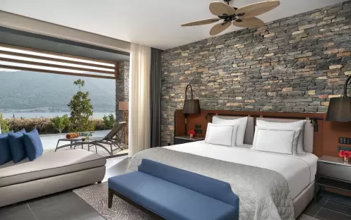 LUJO BODRUM LAGUNA SUPERIOR SWIM UP  PARTLY SEA VIEW